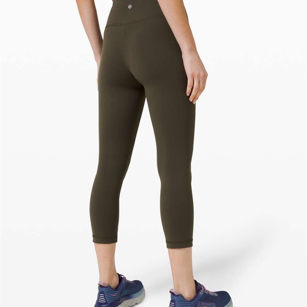 Lululemon Wunder Train High-Rise Crop 21" size 2
